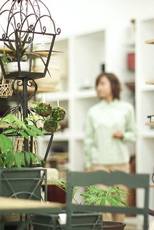 ホテルにはテーブルランプが必須です